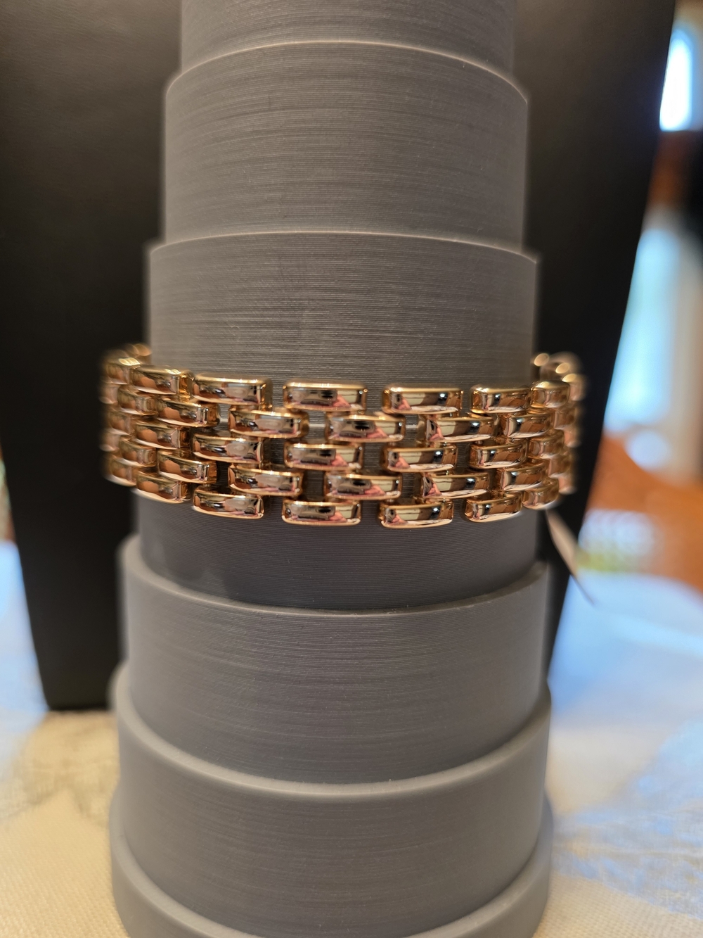 #387 Polished Gold Tone Link Bracelet